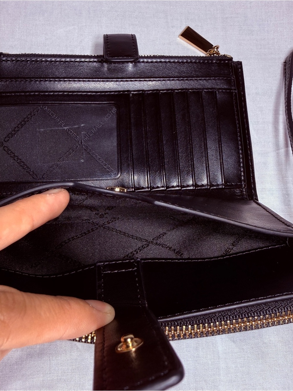 Michael Kors Adele Double-Zip Leather Smartphone Wallet Wristlet - Black Gold - Picture 5 of 10